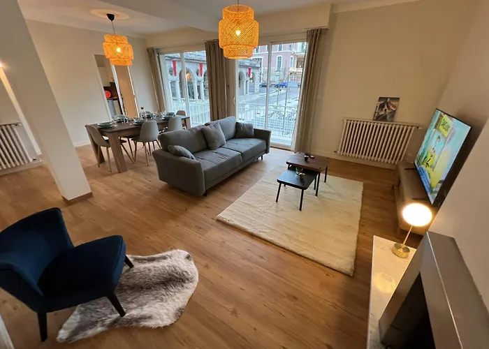 Les Balcons Du Couloubret アパート