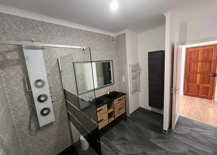 Les Balcons Du Couloubret アパート